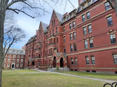 HARVARD Universitetində&nbsp;ödənişsiz onlayn təhsil almaq istəyənlər üçün - QEYDİYYAT