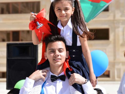 11 məktəbdə ilk dəfə son zəng çalınacaq