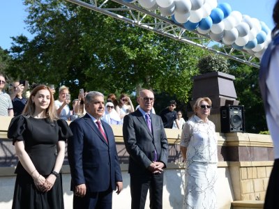 Firudin Qurbanov 6 nömrəli məktəb-liseyin &ldquo;Son zəng&rdquo; tədbirində iştirak edib