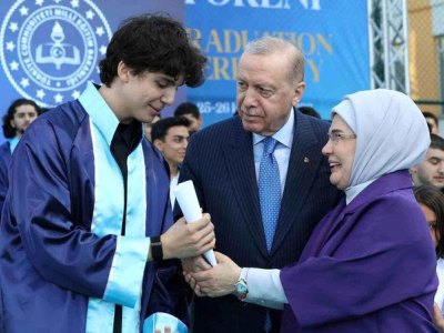 Ərdoğanın nəvəsi məzun oldu