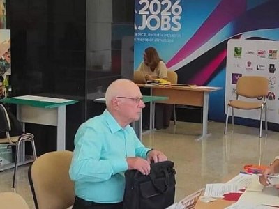 87 yaşlı şəxs universitetə&nbsp;sənəd verdi