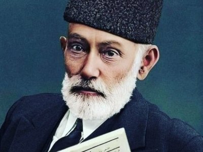 Oxuyan insanı təhsil, düşünən insanı media yetişdirir