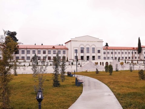 Qarabağ universiteti Beynəlxalq Dil Mərkəzində müəllim vakansiyaları ELAN edir