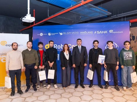 BMU tələbələri robotik kodlama yarışında I yerin qalibi olub