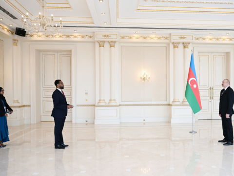 Prezident İlham Əliyev Somalinin Azərbaycanda YENİ təyin olunmuş SƏFİRİNİ&nbsp;qəbul edib