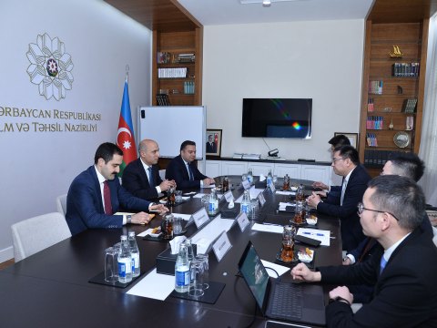Nazir "Power China" şirkətinin nümayəndə heyəti ilə görüşüb