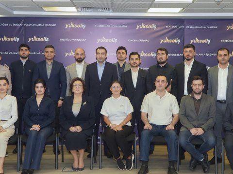 Məleykə Abbaszadə &ldquo;Yüksəliş&rdquo; müsabiqəsinin qalibləri ilə görüşüb