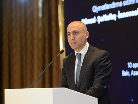 Emin Əmrullayev: Təhsilin mərkəzində uşaq dayanmalıdır