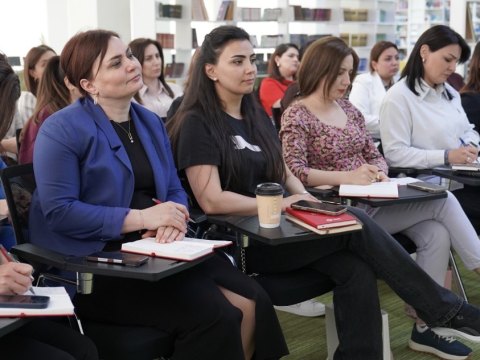 Təhsil Liderləri üçün mini MBA proqramı uğurla davam edir