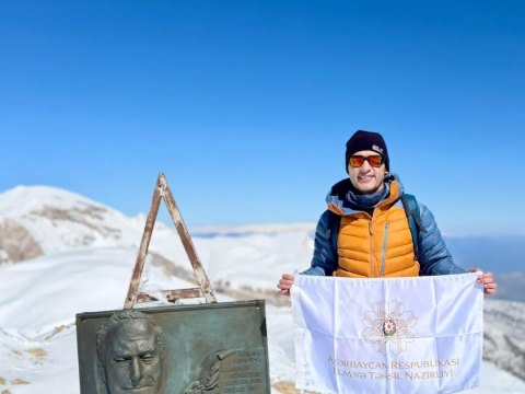 Elm və Təhsil Nazirliyinin əməkdaşı Heydər Əliyev zirvəsini fəth edib