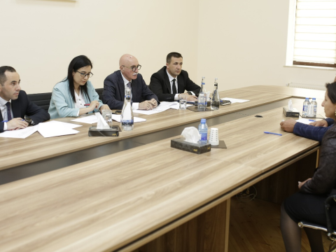 Firudin Qurbanov Tovuzda təhsil ictimaiyyəti, valideyn və şagirdlərlə görüşüb
