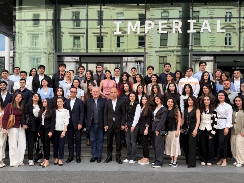 Emin Əmrullayev Böyük Britaniyada təhsil alan Dövlət Proqramı tələbələri ilə görüşüb