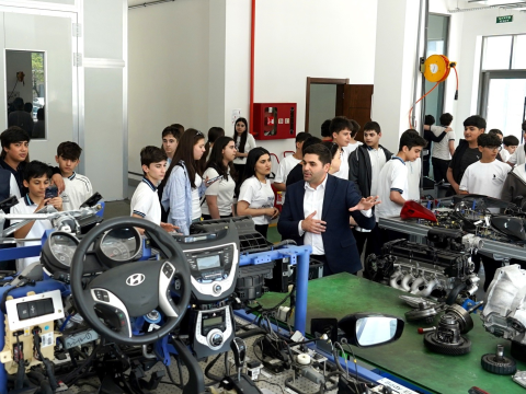 Bakı Dövlət Peşə Təhsil Mərkəzində &ldquo;Açıq qapı&rdquo; günü keçirilib