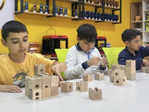 STEAM Mərkəzlərində yeni təlim proqramlarına start verilib