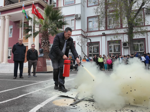 FHN&nbsp;liseydə&nbsp;təlim keçirib - FOTO