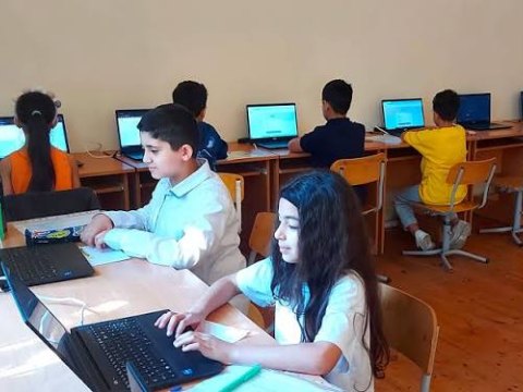 Paytaxtda 99 minə yaxın şagird monitorinqə cəlb olunacaq