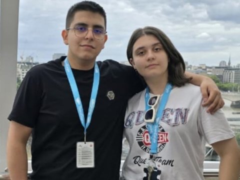 Azərbaycanlı əkizlərdən möhtəşəm uğur: 7 xarici universitetdən qəbul aldılar