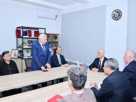 Yeni rektor özünə müşavir təyin etdi&nbsp;