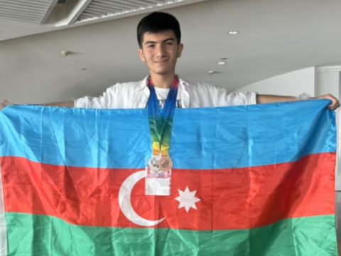 11-ci sinif şagirdindən böyük uğur: ABŞ və Britaniyanın aparıcı universitetlərinə qəbul aldı
