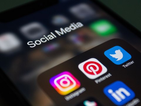 Sosial mediada yaş məhdudiyyəti ilə bağlı tələbləri pozanlar CƏRİMƏLƏNƏCƏK