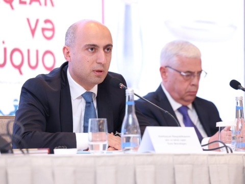 Emin Əmrullayev: Təxminən 3 ildən sonra dərsliklər əhəmiyyətini İTİRƏCƏK