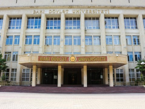 BDU-da məzun şəkilləri QALMAQALI: Pul ödəməyən tələbələr kollektiv fotodan kənarlaşdırılıb?