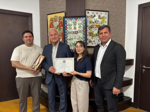 &ldquo;Firidun bəy Köçərli&rdquo; mükafatı Hikmət Əlizadəyə təqdim edilib