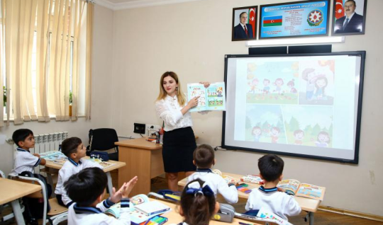 Müəllimlərinin nəzərinə: xarici ölkələrdə 1 il işləmə imkanı