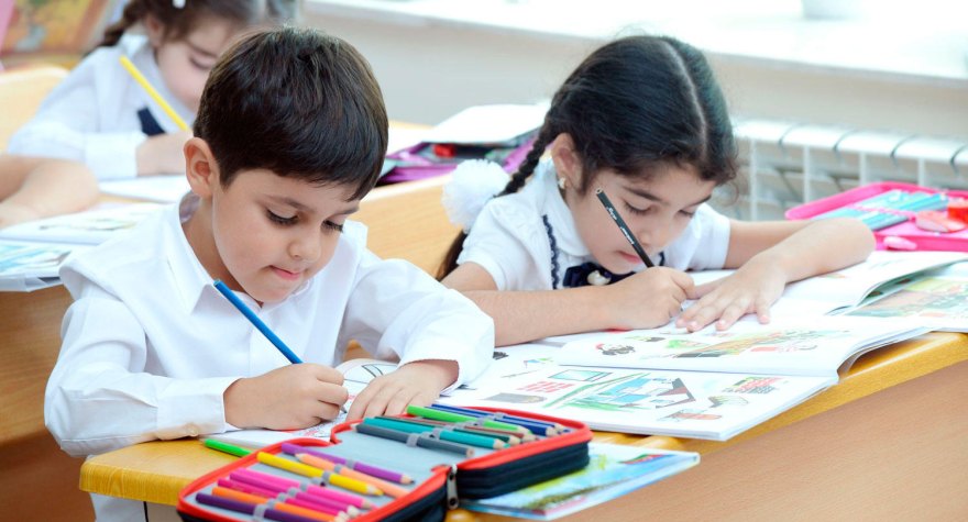 Üstünlük hüquqlu məktəblərə I sinif üzrə sərbəst qəbul başlayır