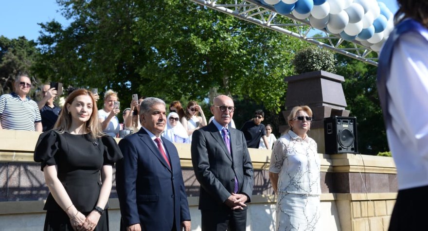Firudin Qurbanov 6 nömrəli məktəb-liseyin &ldquo;Son zəng&rdquo; tədbirində iştirak edib