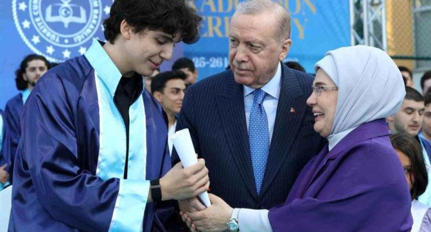 Ərdoğanın nəvəsi məzun oldu