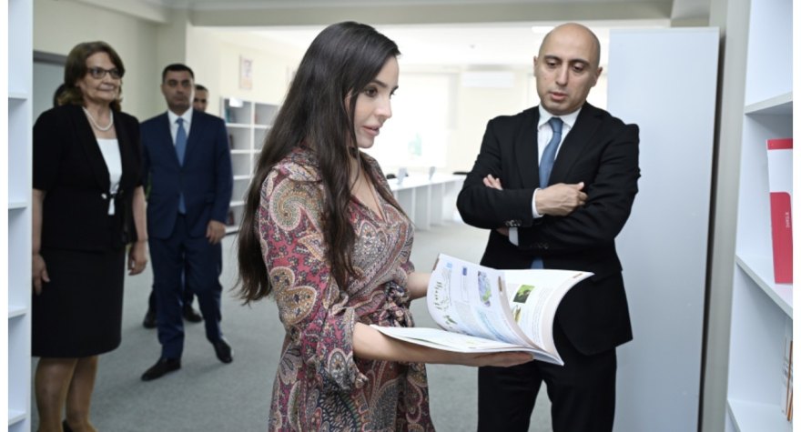 Leyla Əliyeva Yevlaxda məktəb binasının açılışında iştirak edib