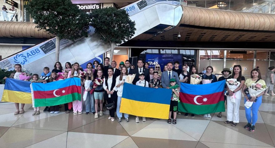 Ukraynalı uşaqlar reabilitasiya proqramı çərçivəsində Bakıya gəliblər