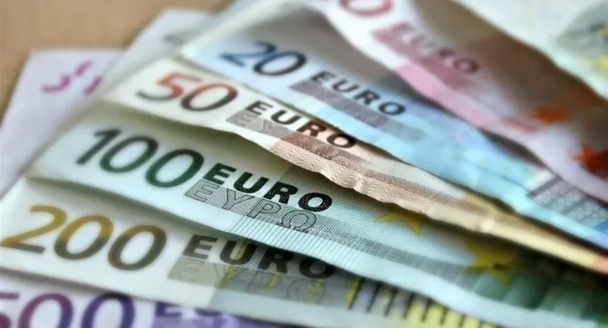 Xaricdə təhsil adı ilə 150 min avro mənimsəyib
