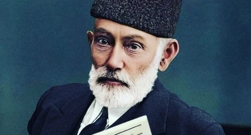 Oxuyan insanı təhsil, düşünən insanı media yetişdirir