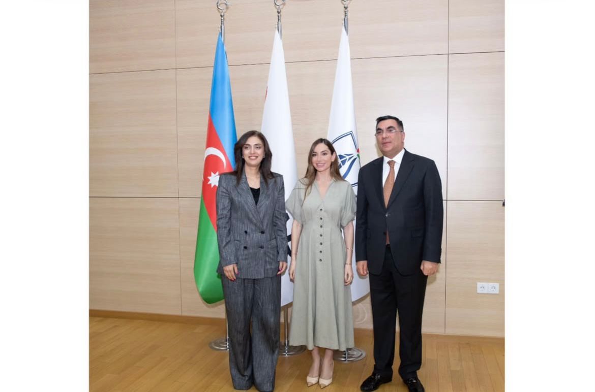 Arzu Əliyeva Bakı Ali Neft Məktəbində - Fotolar