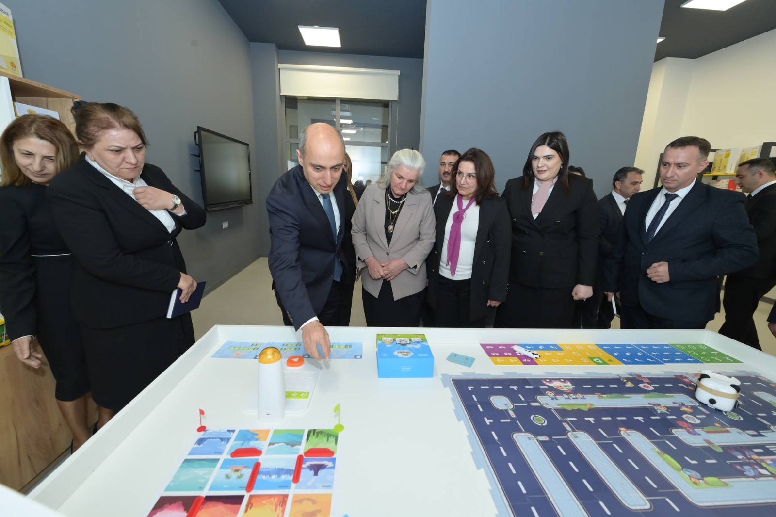 Minister met with teachers working in the liberated territories