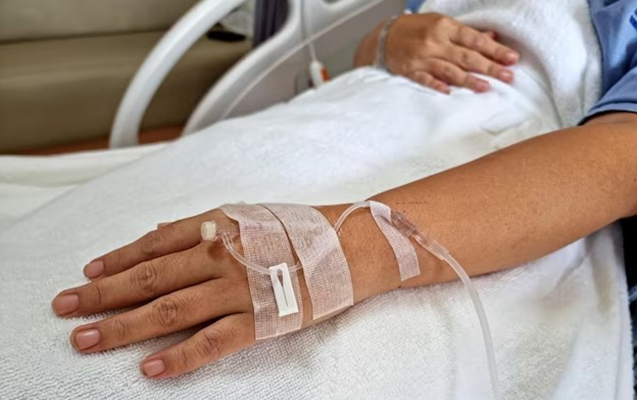 Məktəbdə arvadı ilə mübahisə edən şagird və qardaşına xəsarət yetirdi