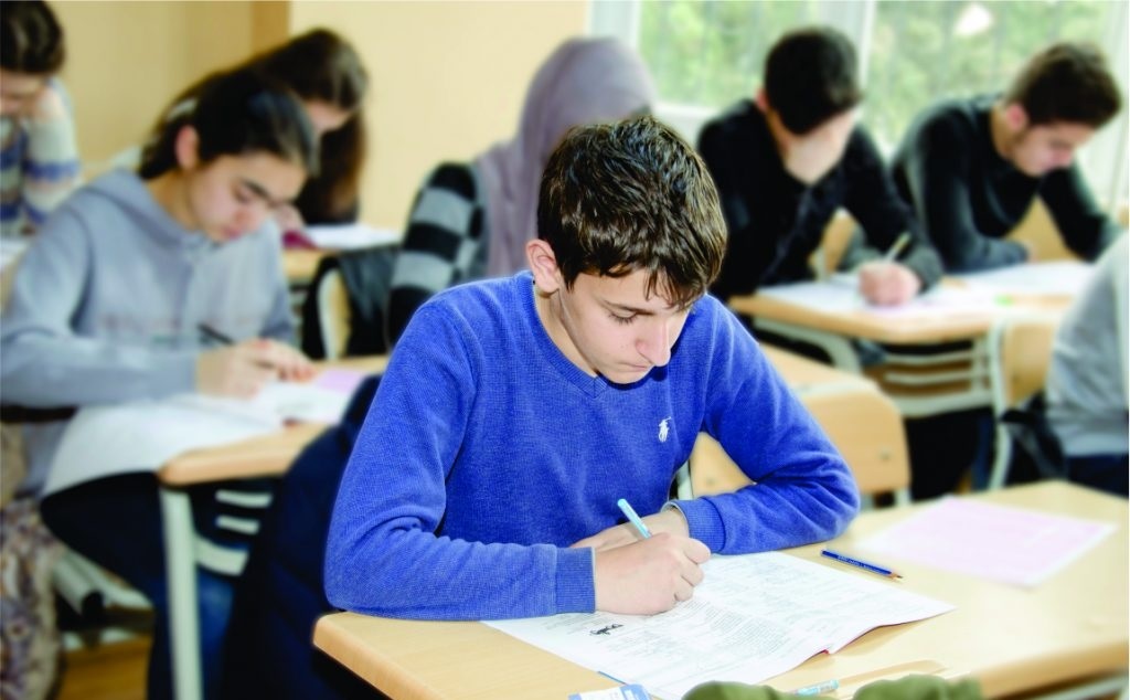 Bazar günü 52 mindən çox şagird imtahan verəcək