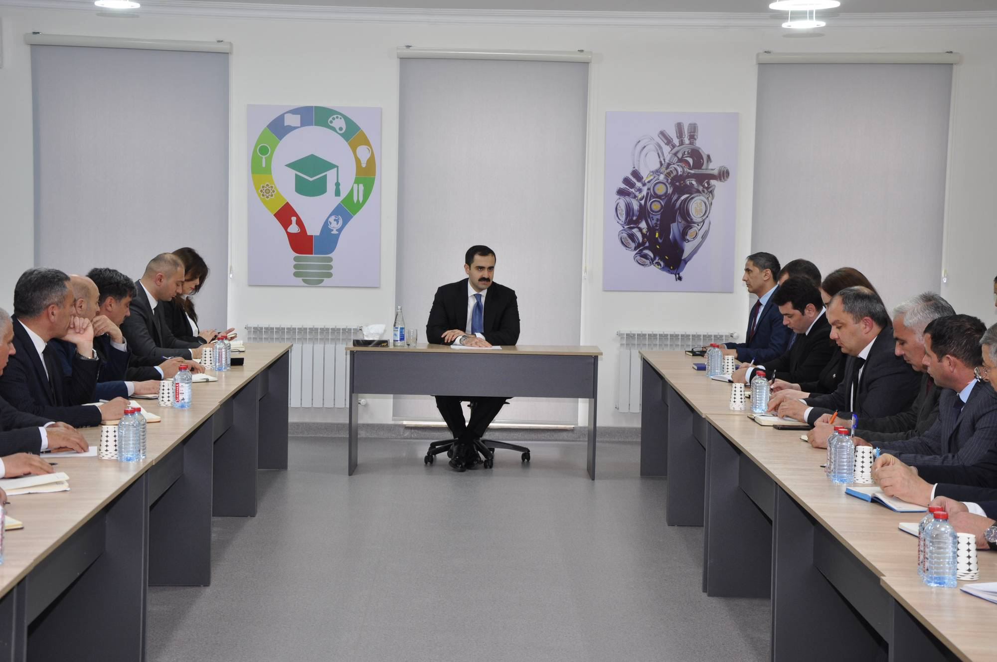 Nazir müavini Həsən Həsənli Şamaxıda müəllim və valideynlərlə görüşüb