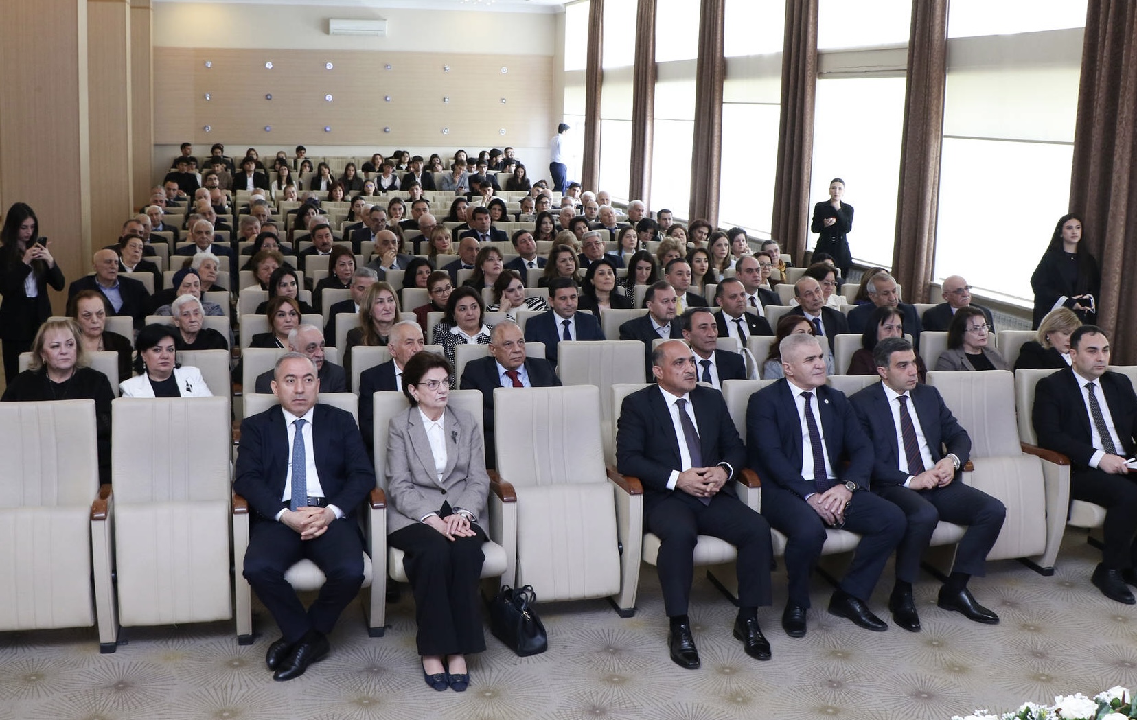 İdris İsayev AzMİU-nun 50 illik yubileyi münasibətilə təltifetmə mərasimində iştirak edib