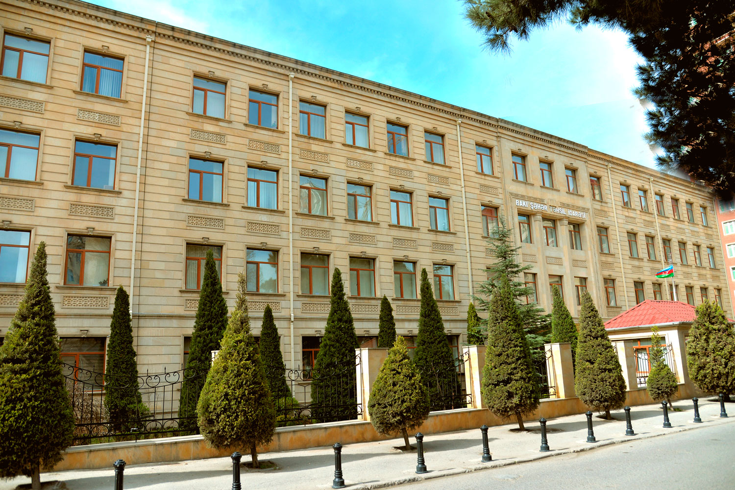 6 paytaxt məktəblisi müsabiqədə FƏRQLƏNİB