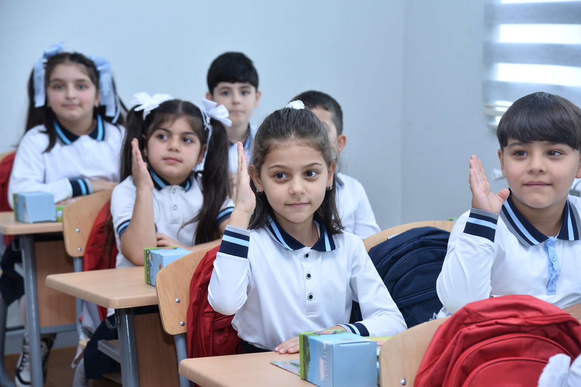 Bu gün Bakı məktəblərində dərslər BAŞLAYIR