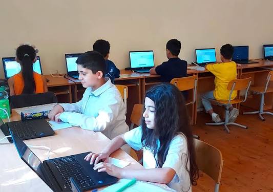 Paytaxtda 99 minə yaxın şagird monitorinqə cəlb olunacaq