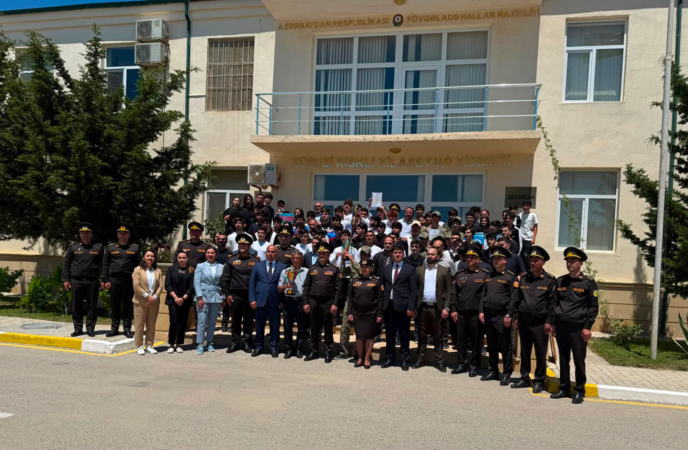 Paytaxt məktəbliləri zona birinciliyində QALİB olublar