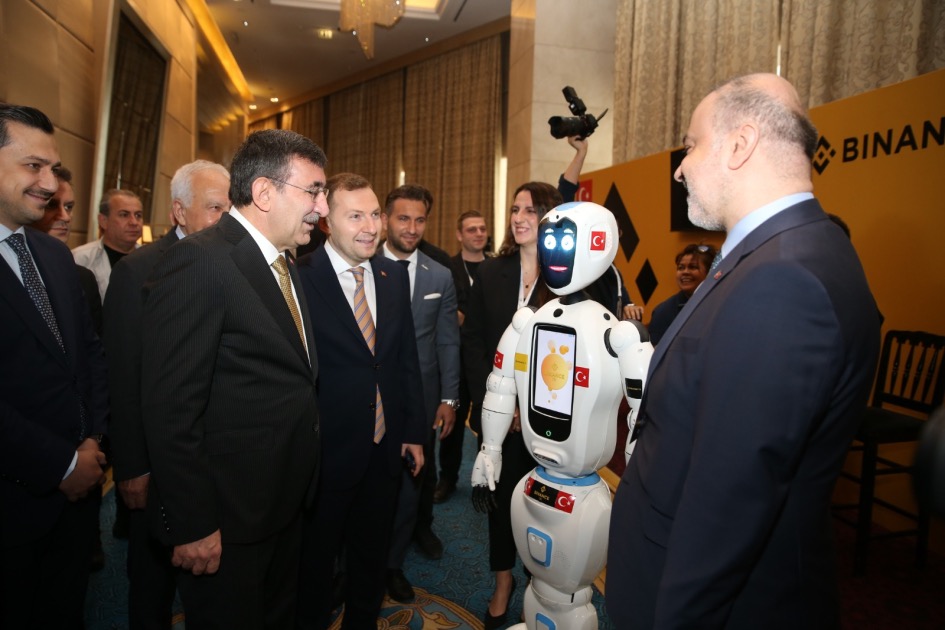 Azərbaycanın süni intellekt və rəqəmsal iqtisadiyyatı Ankarada təqdim olunub