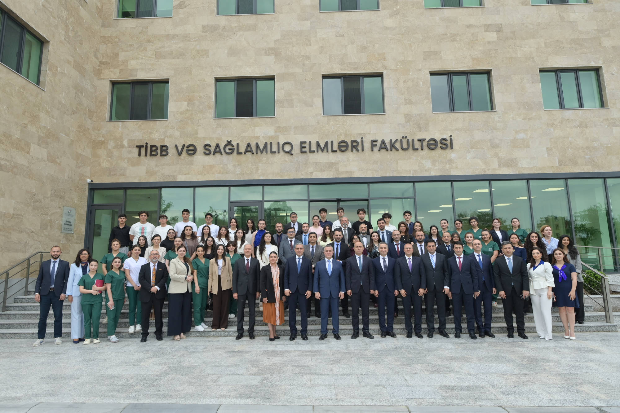 Emin Əmrullayev və Teymur Musayev Qarabağ Universitetinin Klinikasında olublar