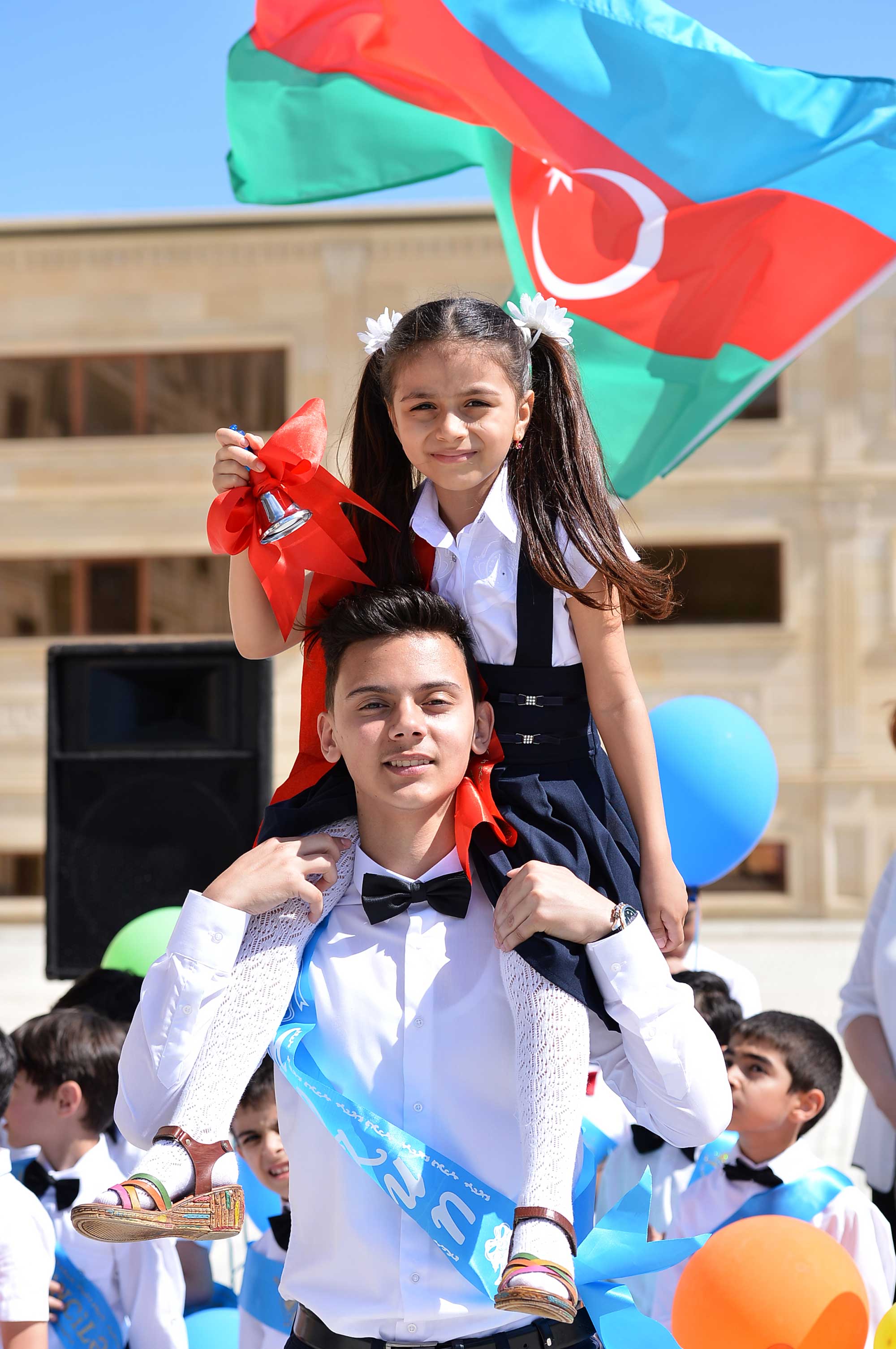 11 məktəbdə ilk dəfə son zəng çalınacaq
