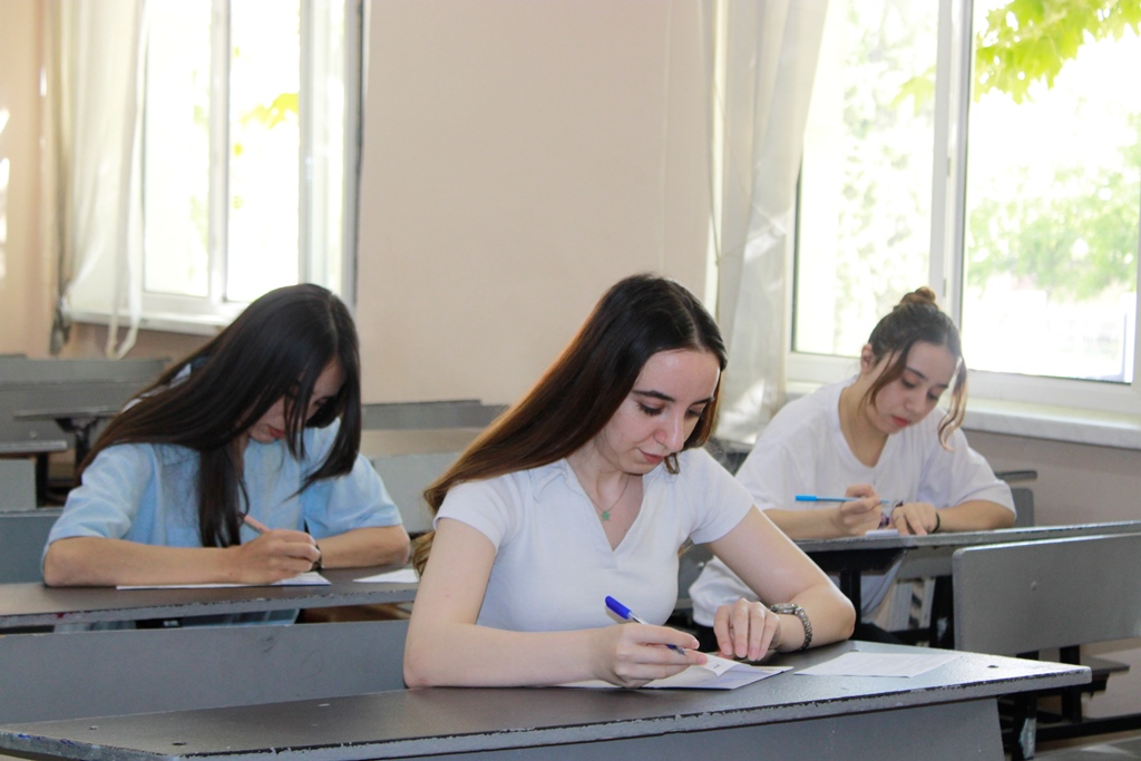 Magistraturaya qəbul imtahanı keçirilib