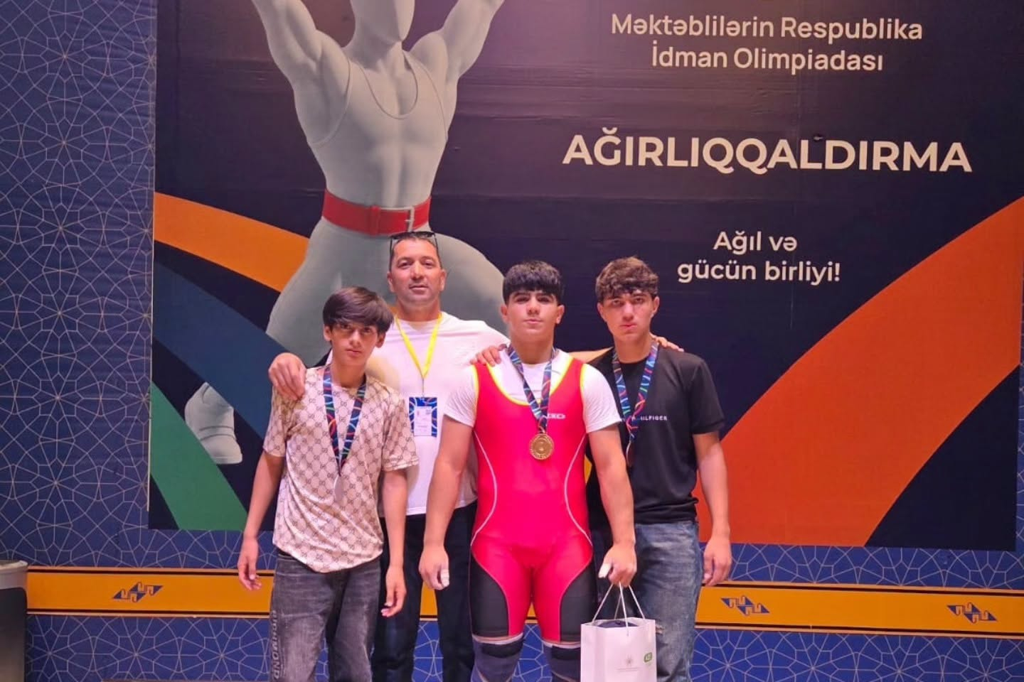 Naxçıvan məktəbliləri MRİO-da 9 medal qazanıblar